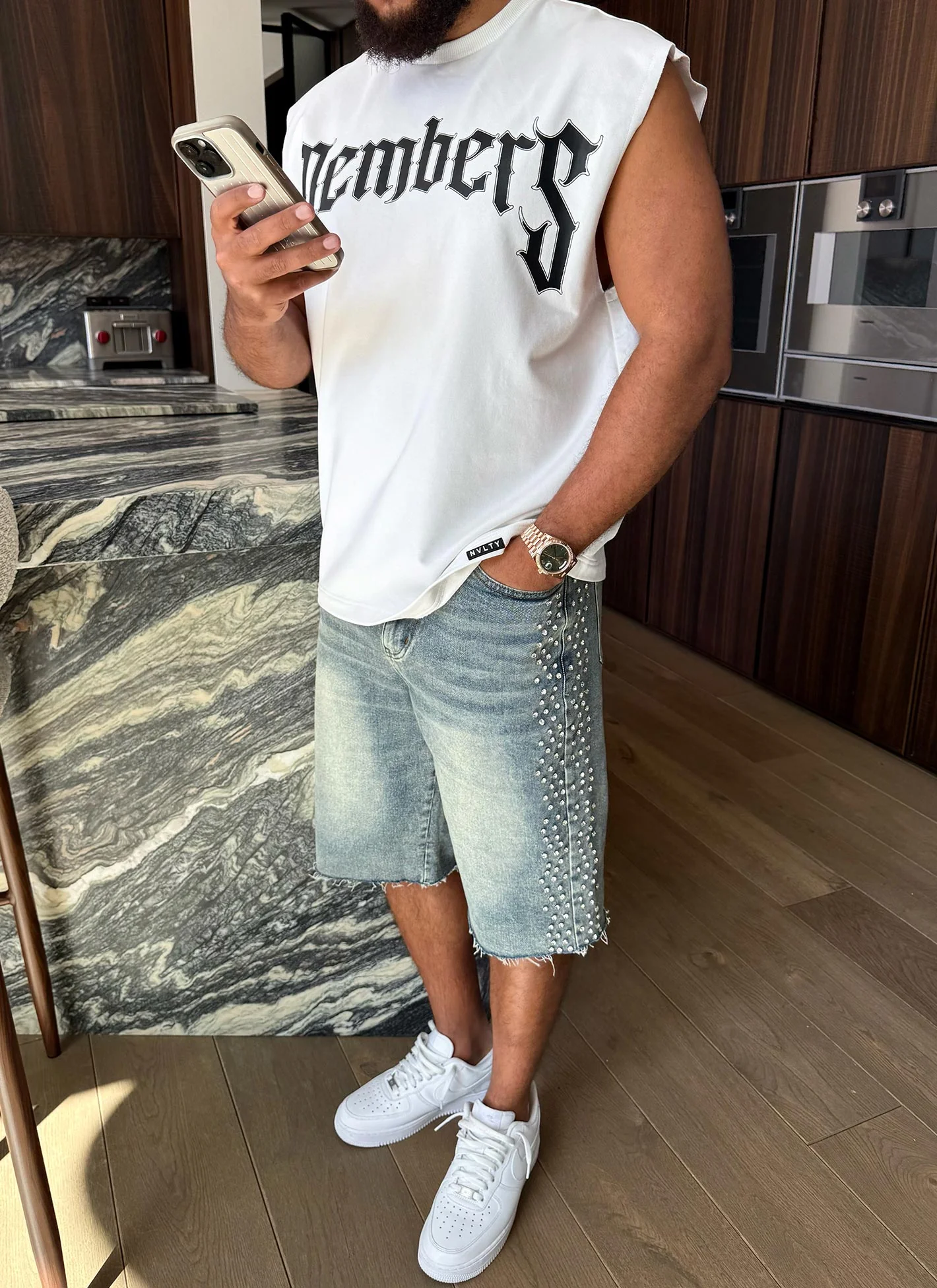 Members Arc Sleeveless T-Shirt - White - Image 11
