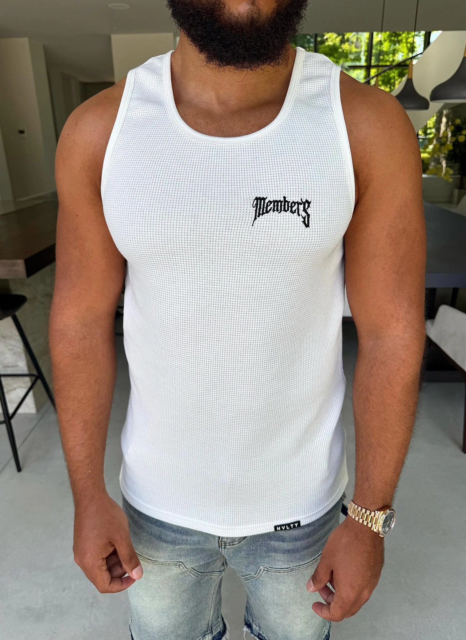 Members Arc Vest - White - Image 5