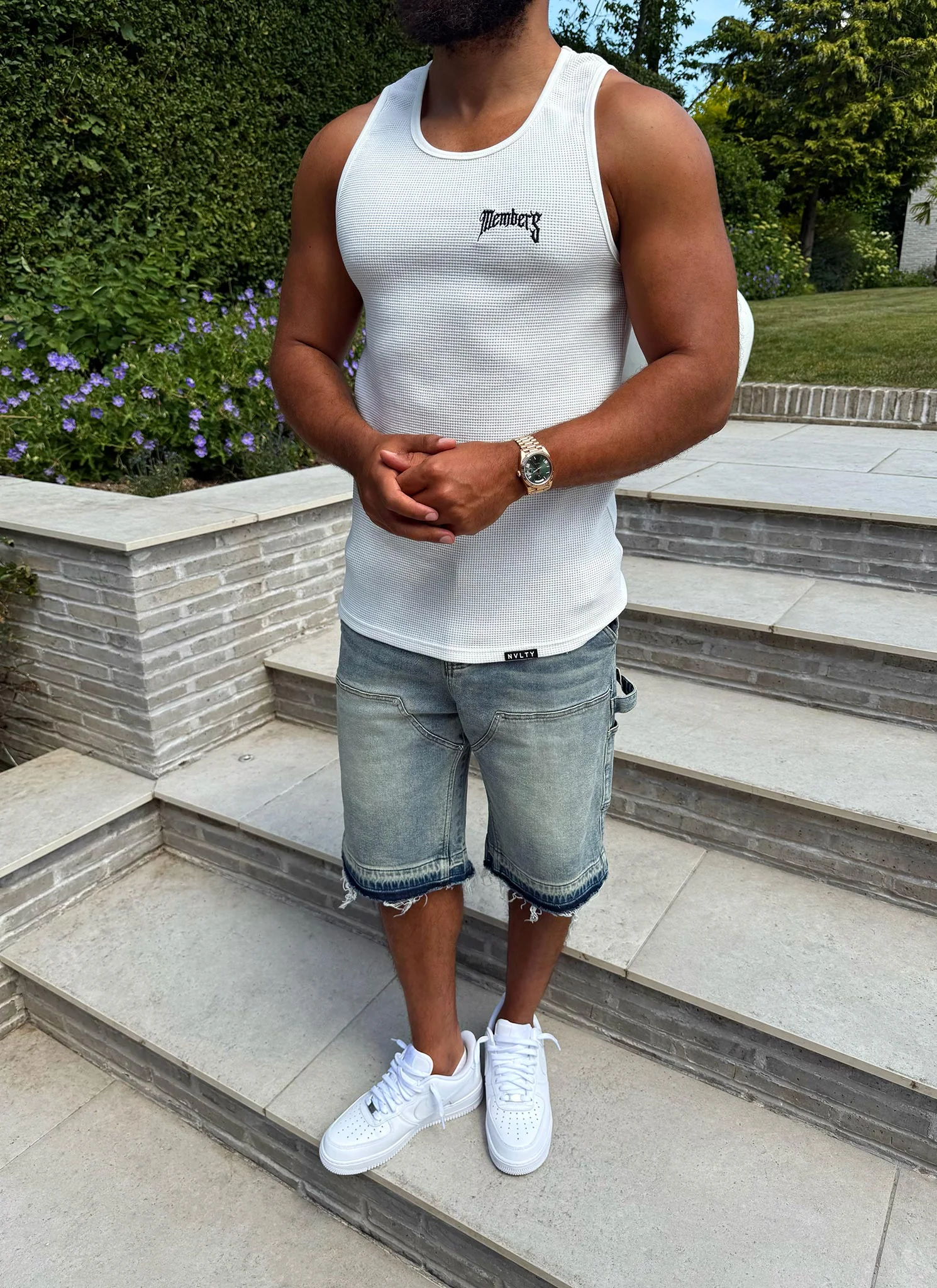Members Arc Vest - White - Image 6